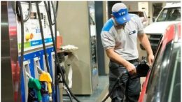 cuanto-gana-un-playero-estacion-servicio-marzo-2026-ypf-shell-y-axion