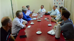 reunionjuevesunofenbrero