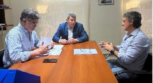 rickipeleandoporcasas